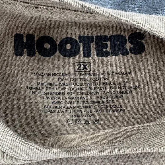 Hooters Daytona Beach T Shirt Men 2XL Tan Biker Graphic Owl Motorcycle USA NWOT - Picture 4 of 6